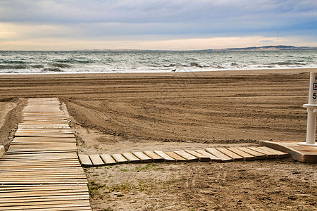 木环步行去海滩民众地平线圣波淋浴晴天盐水天堂海岸木头设施图片