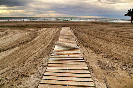 木环步行去海滩服务海岸木头家具地平线晴天龙头天堂海景旅行图片