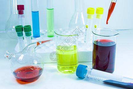 化学实验室仪器 玻璃器械和管子 测试和研究诊断以及技术试管微生物学技术员工程血清生物液体科学吸管图片