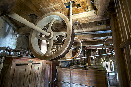传统古老的风车机机械装置Hollland风车地标历史力矩牙齿天空力量农村车轮面粉活力图片