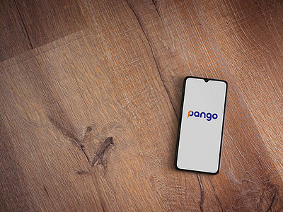 黑色暴民显示屏上带有徽标的 Pango 应用程序启动屏幕图片