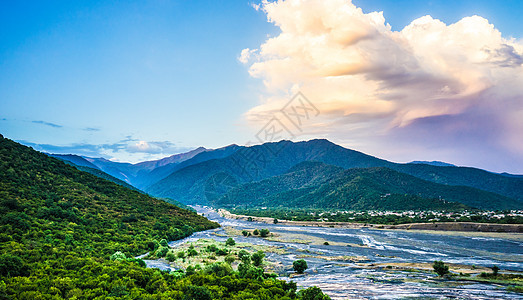 靠近Kvareli的高加索山脉天空绿色水流日落景观场地蓝色调子爬坡乡村图片