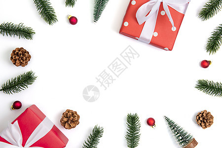 圣诞节假日配有红色礼品盒和装饰品i松树庆典框架生日松果作品纪念日周年礼物礼物盒图片