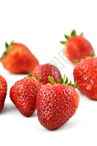 新鲜草莓场地叶子幸福农业孩子浆果水果阳光微笑采摘图片
