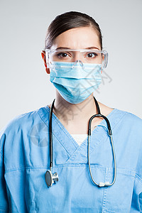 年轻 重心女性的EMS年青女主要工作医生图片