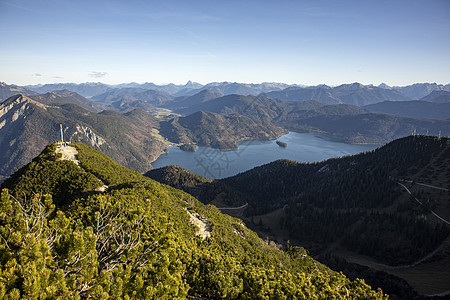 的视图湖岸远足日光顶峰高角度旅游山脉登山全景蓝色图片