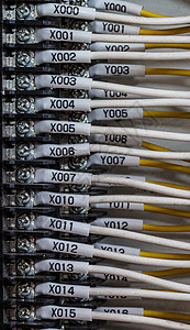 带电线的控制面板电压活力金属接线标签控制板外壳中心电路电气图片