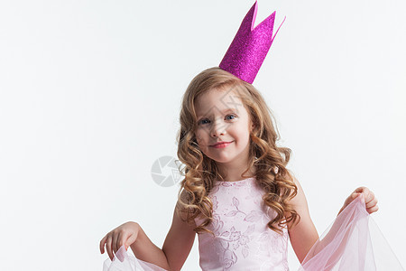 穿粉红色衣服的小公主女孩图片