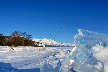 冷冻冰块在比卡勒上 破碎的冰块水晶旅行岩石钟乳石编队天空晴天季节旅游颠簸图片