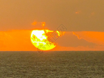 复活节岛日落 海洋中日落的颜色地标文化石头太阳风景岩石速度山脉海岸场地图片