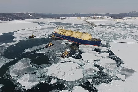 拖运液化油罐车 海上运输碳氢化合物天气工业原油日出力量经济舵室科学技术竞争者技术图片