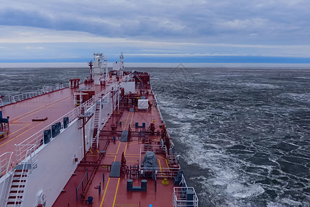 北极从油轮甲板的北极风景 在北冰洋上航行海洋经济运输活力转运港口贮存气体海景旅行图片