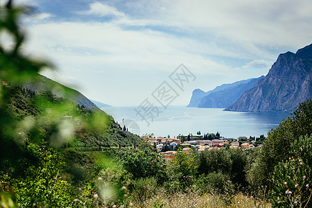 意大利伊德林风景意大利 山区 一个小村庄和一个湖泊支撑全景高山风景假期城市海滩山脉蓝色地平线图片