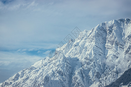 奥地利阿尔卑斯山 地貌和风景太阳爬坡冒险石头天空顶峰墙纸悬崖峭壁悬崖探索图片