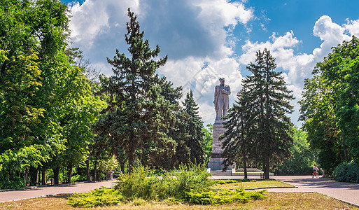 乌克兰第尼普罗塔拉斯谢夫琴科纪念碑花岗岩晴天旅游建筑学长椅街道公共公园诗人旅行雕塑图片