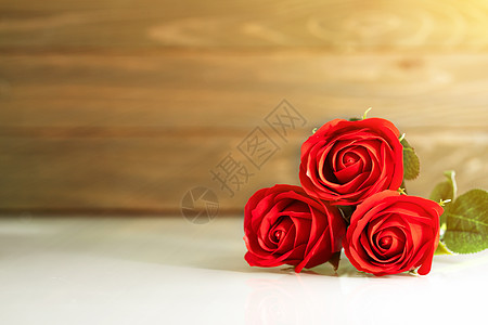 红色的玫瑰背景自然高清图片