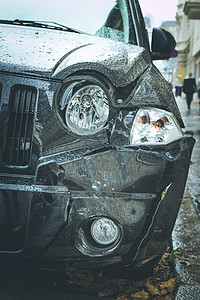 汽车损坏 事故 黑车前部变形伤害碰撞安全情况保险损害危险车祸城市破坏图片