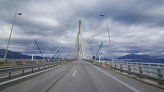 飞越里约安蒂里奥桥海洋驾驶运输海岸半岛旅游旅行假期图片