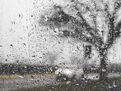 雨雨路图片