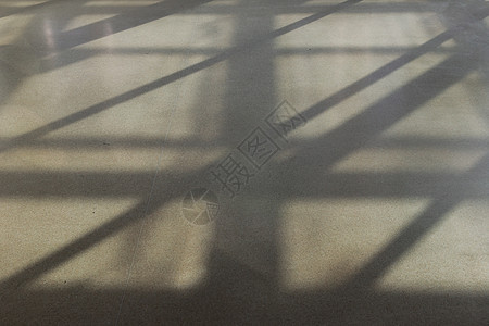 阳光照在空房间里 透过玻璃窗 在地板上投下阴影窗户装饰玻璃建筑太阳墙纸材料大厅地面风格图片