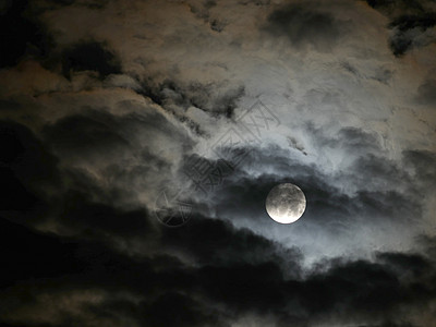 夜云中满月月光天文学宇宙场景科学卫星月亮天空气氛旅行图片