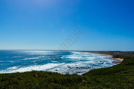 乌拉迈海滩 菲利普岛 胜利 澳洲太阳海洋海岸线屏幕旅游岩石天空假期冲浪海岸图片