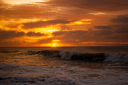 一生一次美丽的印度洋日出 海浪在大洋路上破碎 维多利亚 澳大利亚反射地平线魔法阳光晴天海洋蓝色橙子天堂海岸图片