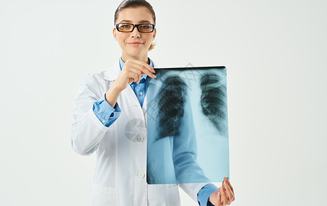 专业的女医生和女医生 从事本领域的专业工作骨骼病人x射线职业诊所女性医师扫描保健考试图片