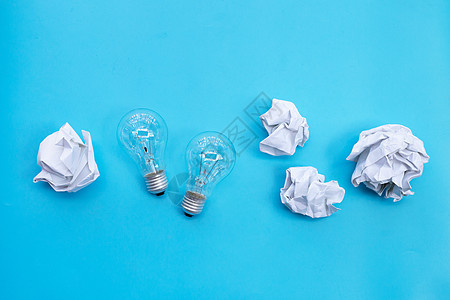 蓝背景白圆纸的灯泡 想法和创造性思维概念 顶级视图Name天花板技术活力玻璃生态经济电工创新思想家环境图片