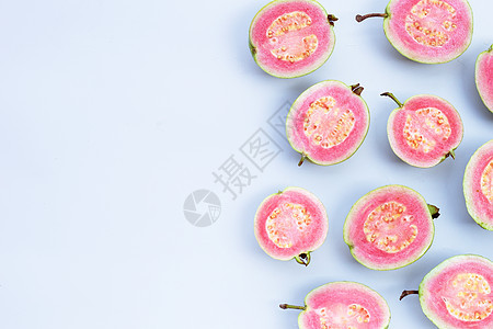 白色背景上的粉红瓜瓦食物营养蔬菜饮食热带果汁叶子团体异国维生素图片