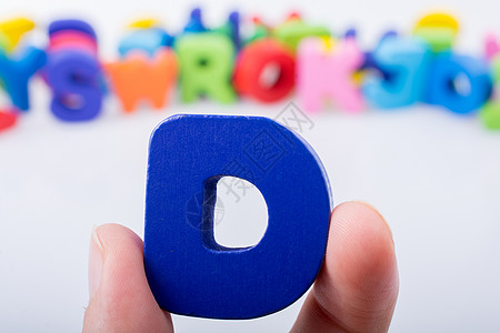 由木制成的字母立方玩具刻字字体游戏教育公司标题字幕商业文章图片