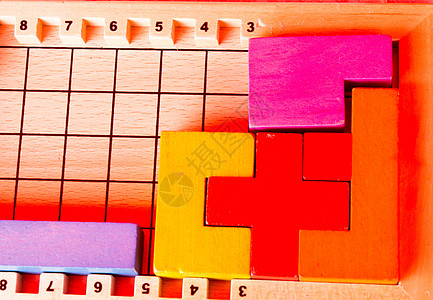 各种颜色和形状的木质区块立方体逻辑思维构造玩具木板解决方案方块游戏创造力图片