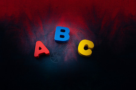 由木制的彩色ABC字母创造力训练学习幼儿园智力童年标题课堂学生拼写图片