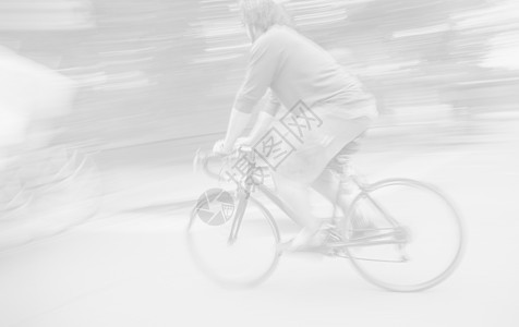浅灰色背景速度男人运动灰色公园自行车途径场景男生城市图片