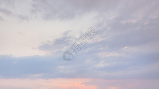 在山的日落云彩多云戏剧性梦幻阳光云景季节太阳灰蒙蒙橙子风景图片