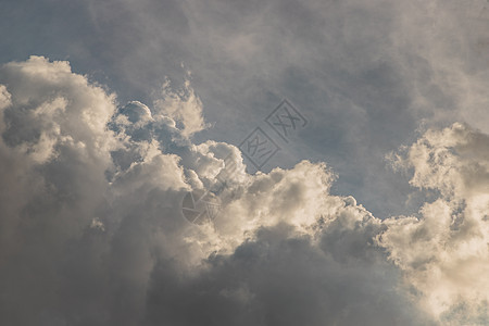 美丽的蓝天与云背景 天空 cloudsSky 与云天气自然云蓝色戏剧性生活蓝色太阳天堂日落气氛纹理阳光风暴图片