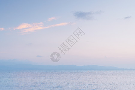 热带自然干净的海滩和白色沙子在夏天有太阳浅蓝天背景天空地平线蓝色辉光海浪旅行晴天假期太阳墙纸图片