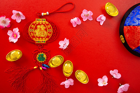 繁荣和春天 平躺的中国新年平铺传统礼物工艺艺术红色植物群桌子项目节日图片