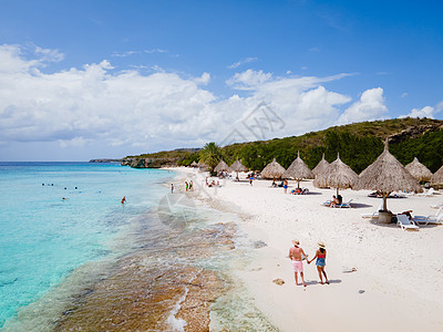 Curacao加勒比岛的卡萨布海滩蜜月天堂热带闲暇岛屿女性假期海洋海岸草棚图片