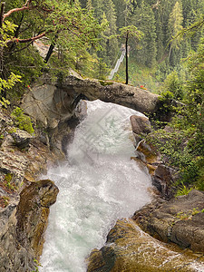Stuibenfall是巨大的级联 下降159米 奥地利环境地标岩石风景溪流荒野危险液体森林自然保护区图片