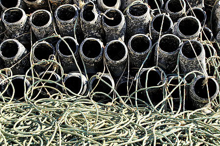 在圣波尔码头捕鱼章鱼和网的陷阱漂浮浮标海岸黏土渔业钓鱼血管社区海洋养殖图片