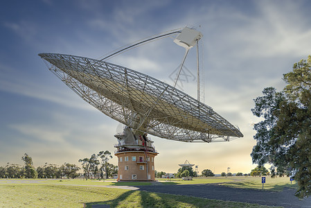大型室外科学射电望远镜环境技术波浪科学家树木卫星望远镜天空科学智力背景图片