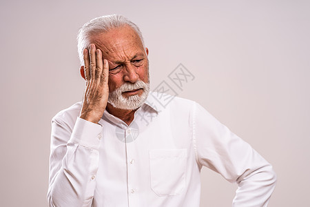 高级男子衬衫白色爆头商务男性老年悲伤灰色疼痛胡须图片