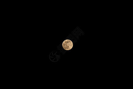 夜里满月在黑暗的黑天空上轨道球体时间陨石星星月光宇宙身体望远镜月亮图片