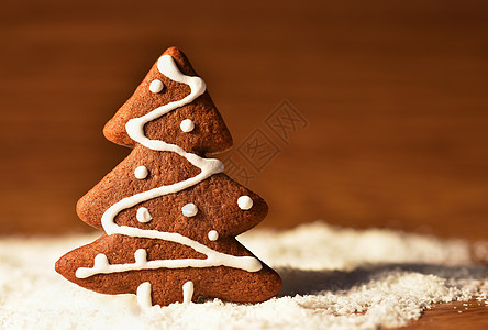 圣诞树和雪花 美丽的圣诞糖果 手工装饰 自制的姜饼小吃烘烤季节假期卡片星星木头饼干装潢面包图片