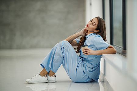 我不认为我能继续这个日子休息职业挫折外套卫生医生女性成人保健水平图片