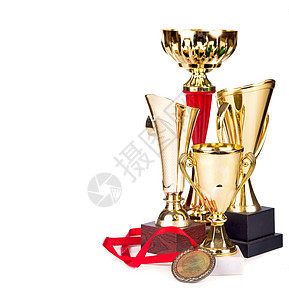 上白色孤立 奖杯是对特定成就的有形而持久的提醒 它是对体育赛事中授予的功绩的认可证明金子荣誉插图金属游戏圣杯运动锦标赛报酬优胜者图片