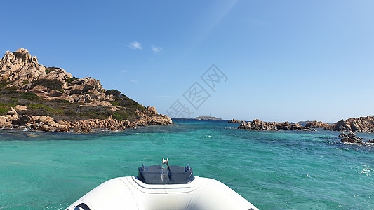 意大利撒丁岛科斯塔斯梅拉尔达群岛 海洋和岩石的景象海岸线支撑热带海滩旅游假期晴天翡翠季节蓝色图片