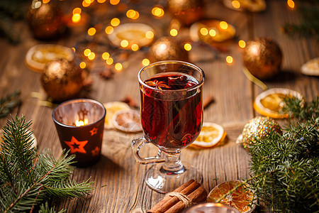 圣诞热红酒香料酒精季节杯子庆典桌子玻璃八角星星肉桂图片