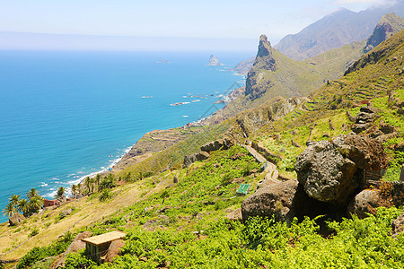 美丽的阿纳加农村公园 具有岩石山脉海景自然景观 在特内里夫旅游图片